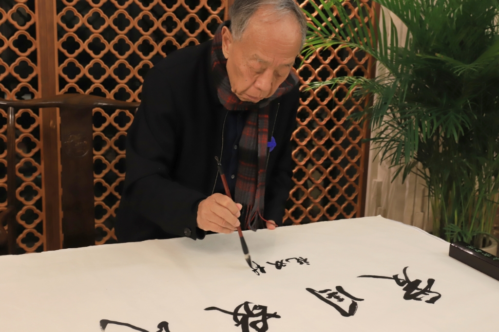 维多利亚老品牌vic(集团)官方网站